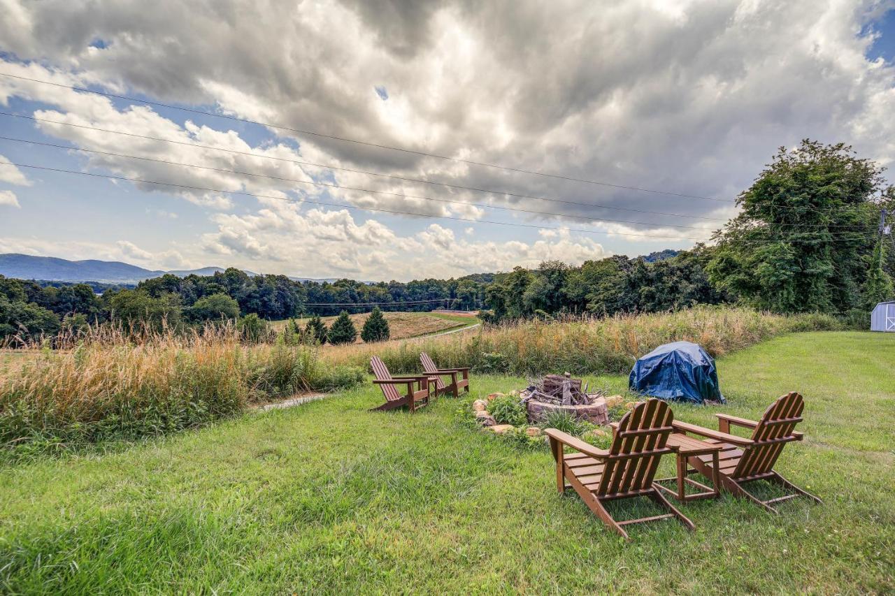 Blue Ridge Mountain Cabin With Views And Hot Tub Sparta ภายนอก รูปภาพ
