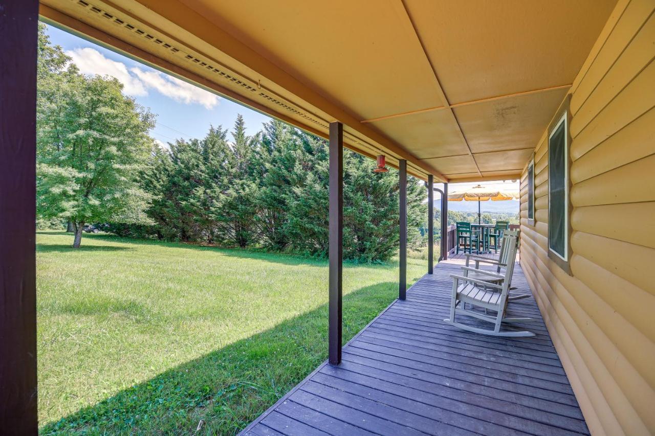 Blue Ridge Mountain Cabin With Views And Hot Tub Sparta ภายนอก รูปภาพ