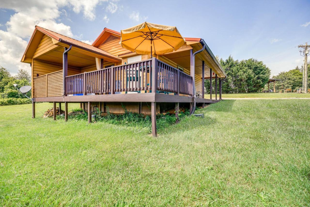 Blue Ridge Mountain Cabin With Views And Hot Tub Sparta ภายนอก รูปภาพ